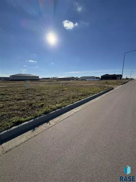 1115 E Madison St, Tea, SD 57064 photo 1