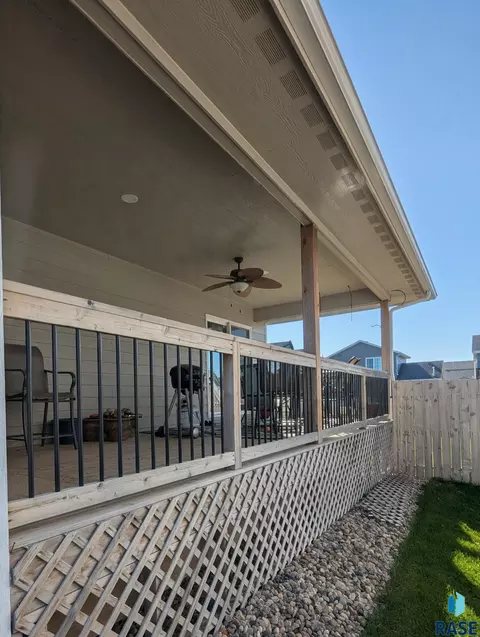 Exterior - 3637 E Brewster St, Sioux Falls, SD 57108 photo 3 of 4