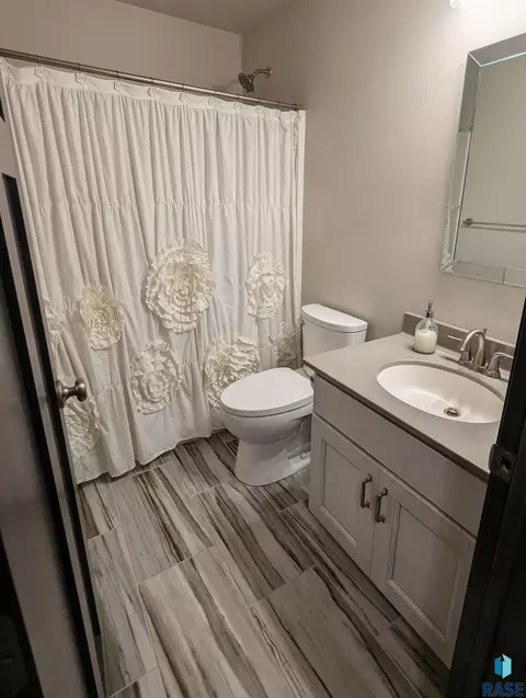 Bath - 3637 E Brewster St, Sioux Falls, SD 57108 photo 1 of 4