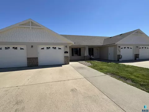 301 Scott Pl, Tea, SD 57064 photo 1