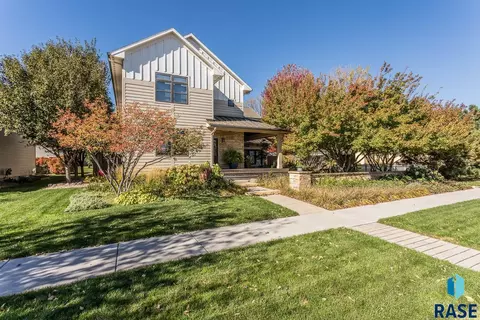 505 N Pasque Flower Trl, Brandon, SD 57005