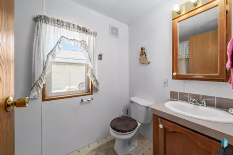 814 Jones St, Hudson, SD 57034 photo 46