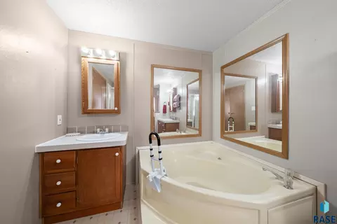 814 Jones St, Hudson, SD 57034 photo 42