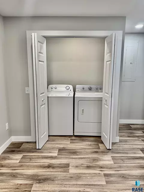 207 E 1st St, Parker, SD 57053 photo 6