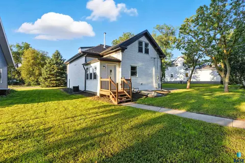 207 E 1st St, Parker, SD 57053 photo 23