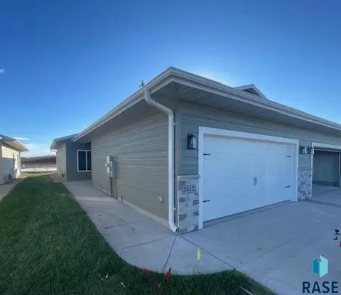 3512 S Heather Ave, Sioux Falls, SD 57106