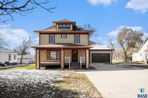 103 N Section Line St, Howard, SD 57349 photo 1