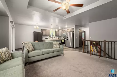 6749 W Viola Ct, Sioux Falls, SD 57107 photo 5
