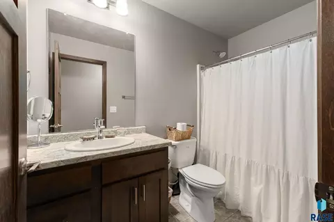 6749 W Viola Ct, Sioux Falls, SD 57107 photo 17