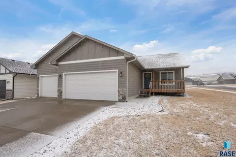 6749 W Viola Ct, Sioux Falls, SD 57107 photo 3