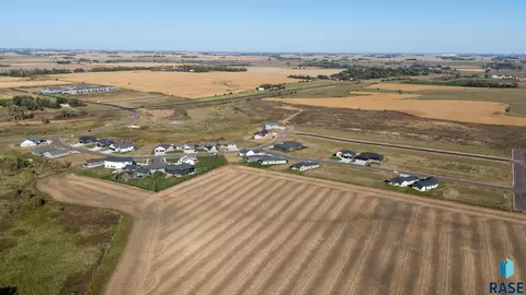 3 Dortoka Ave, Hartford, SD 57033