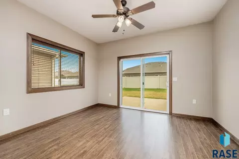 719 E 73rd St, Sioux Falls, SD 57108 photo 11