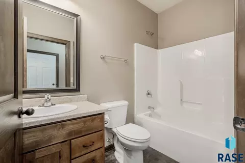 719 E 73rd St, Sioux Falls, SD 57108 photo 19