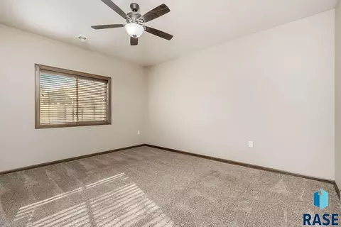 719 E 73rd St, Sioux Falls, SD 57108 photo 13