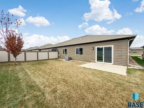 719 E 73rd St, Sioux Falls, SD 57108 photo 22