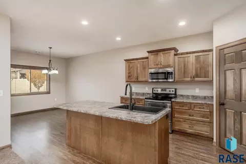 719 E 73rd St, Sioux Falls, SD 57108 photo 7