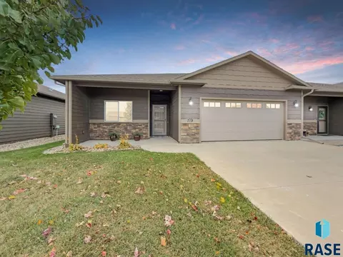 719 E 73rd St, Sioux Falls, SD 57108 photo 24