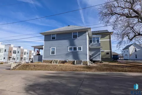 215 E 14th St, Sioux Falls, SD 57104 photo 4