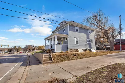 215 E 14th St, Sioux Falls, SD 57104 photo 2