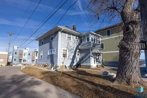 215 E 14th St, Sioux Falls, SD 57104 photo 3