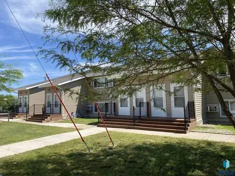 Exterior - 302 E Pine St, Philip, SD 57567 photo 1 of 1