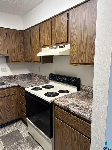 Kitchen - 302 E Pine St, Philip, SD 57567 photo 2 of 2