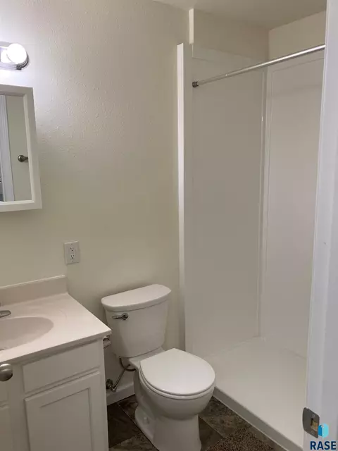 Bath - 302 E Pine St, Philip, SD 57567 photo 1 of 2