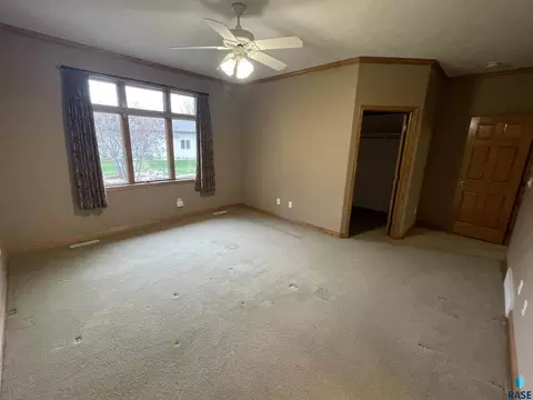 210 E Pinehurst Dr, Sioux Falls, SD 57108 photo 8