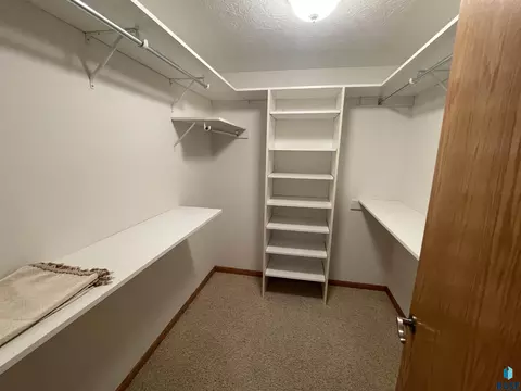 210 E Pinehurst Dr, Sioux Falls, SD 57108 photo 12