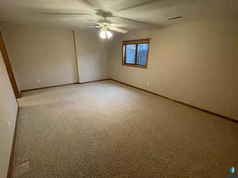 210 E Pinehurst Dr, Sioux Falls, SD 57108 photo 11