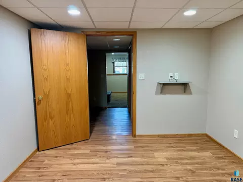 605 E 14th Ave, Mitchell, SD 57301 photo 35