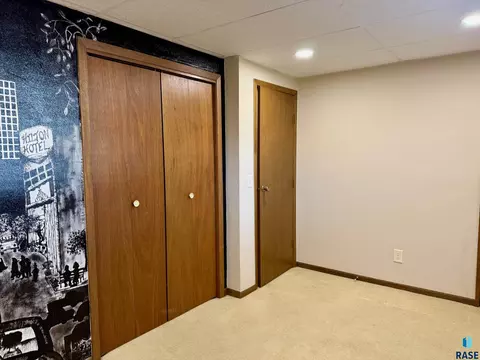 605 E 14th Ave, Mitchell, SD 57301 photo 26