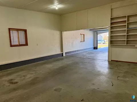 605 E 14th Ave, Mitchell, SD 57301 photo 39