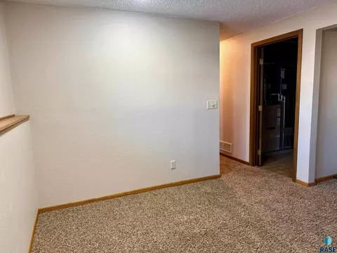 605 E 14th Ave, Mitchell, SD 57301 photo 24