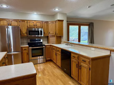 605 E 14th Ave, Mitchell, SD 57301 photo 12