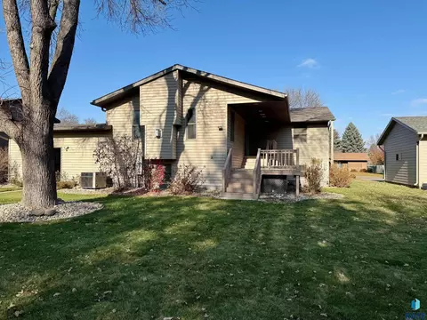 605 E 14th Ave, Mitchell, SD 57301 photo 5