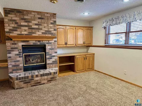 605 E 14th Ave, Mitchell, SD 57301 photo 22