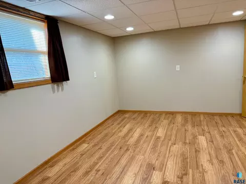 605 E 14th Ave, Mitchell, SD 57301 photo 31