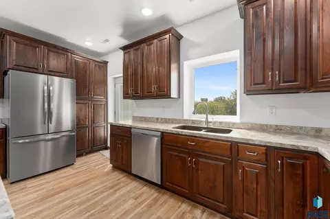 Kitchen - 961 Thomas Dr, Centerville, SD 57014 photo 3 of 5