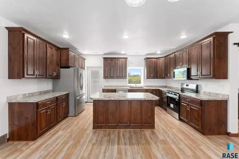 Kitchen - 961 Thomas Dr, Centerville, SD 57014 photo 1 of 5