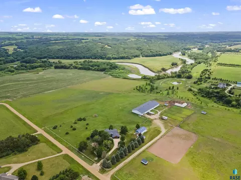 48381 277th St, Canton, SD 57013