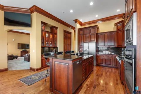 Kitchen - 48381 277th St, Canton, SD 57013 photo 1 of 4