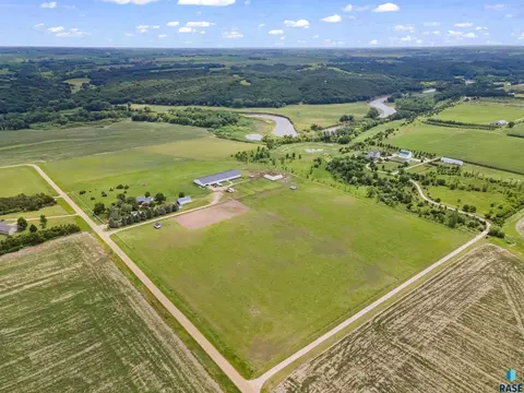 48381 277th St, Canton, SD 57013