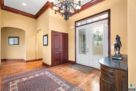 Entry Way - 48381 277th St, Canton, SD 57013 photo 1 of 3