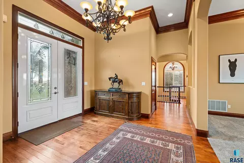 Entry Way - 48381 277th St, Canton, SD 57013 photo 2 of 3
