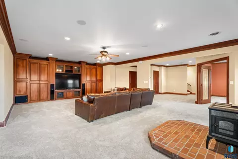 Living - 48381 277th St, Canton, SD 57013 photo 5 of 6