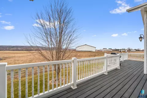 Exterior - 48381 277th St, Canton, SD 57013 photo 5 of 10