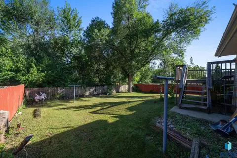 Exterior - 2012 E Tracy Ln, Sioux Falls, SD 57103 photo 12 of 12