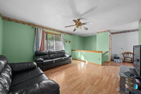 Living - 2012 E Tracy Ln, Sioux Falls, SD 57103 photo 1 of 1