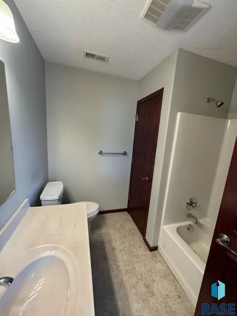 201 W Willow St, Beresford, SD 57004 photo 16